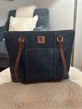 Dooney & Burke Pebble Grain Lexington Shopper Purse navy with red interior nice!